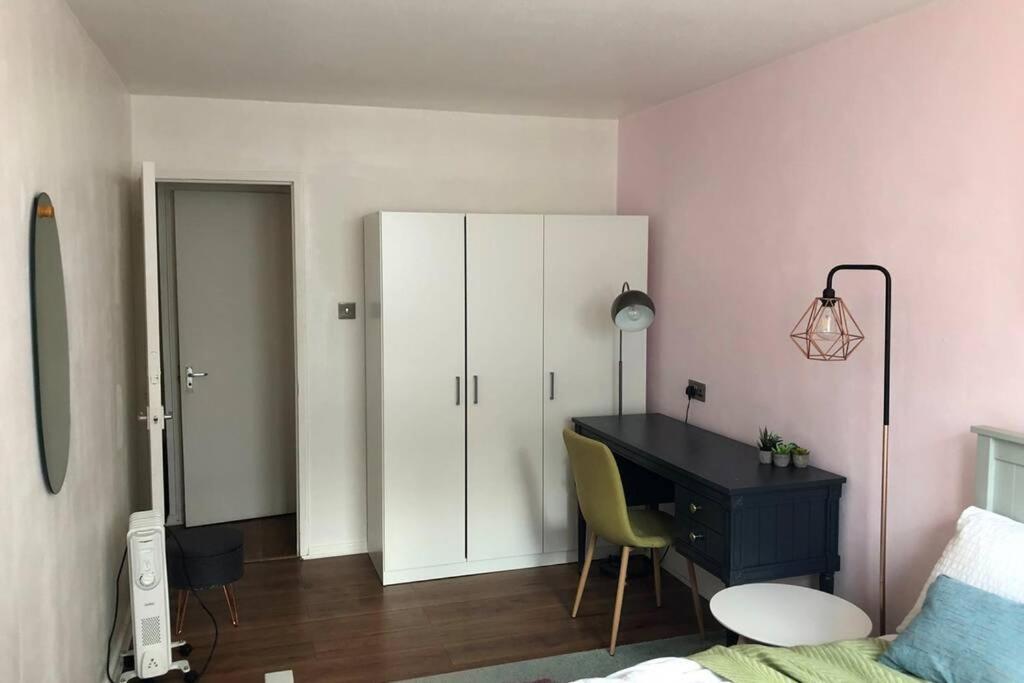Super Spacious 2 Bedroom Apt 20Mn From Central. London Ngoại thất bức ảnh